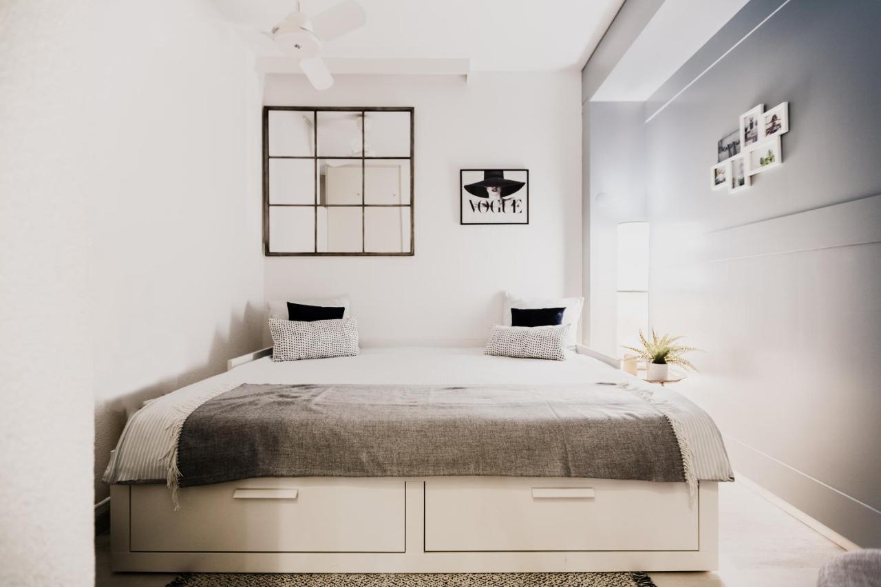 Luganersee, Pool, Strand, Parkplatz, Suite Bissone Ngoại thất bức ảnh